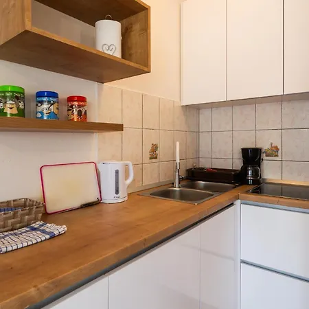 Awesome Apartment In Sutivan With House Sea View